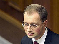 Яценюк рассказал, как сложно оппозиции выбивать у регионалов комитеты